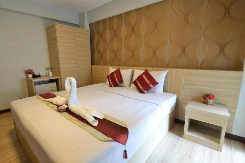 إحدى-الغرف-المزدوجة-في-فندق-ستيشن-203-بانكوك-تايلاند-جوائز-شركة-الحرية-للحلول-التسويقية-والعقارية