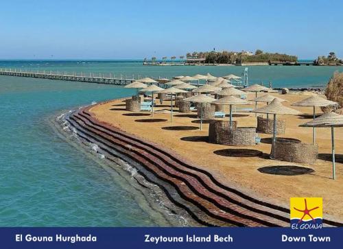 أحد-الشواطئ-في-مدينة-الجونة-داون-تاون-من-شركة-الحرية-للحلول-التسويقية-والعقارية